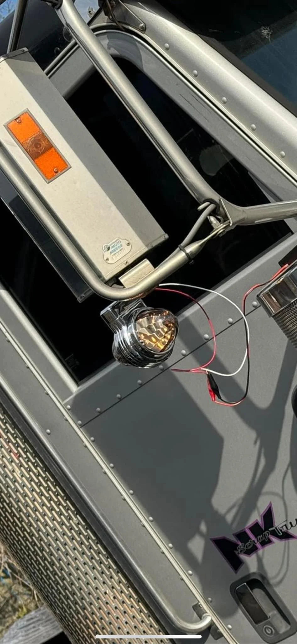 Universal Watermelon Light Bracket (Lights Not Included)