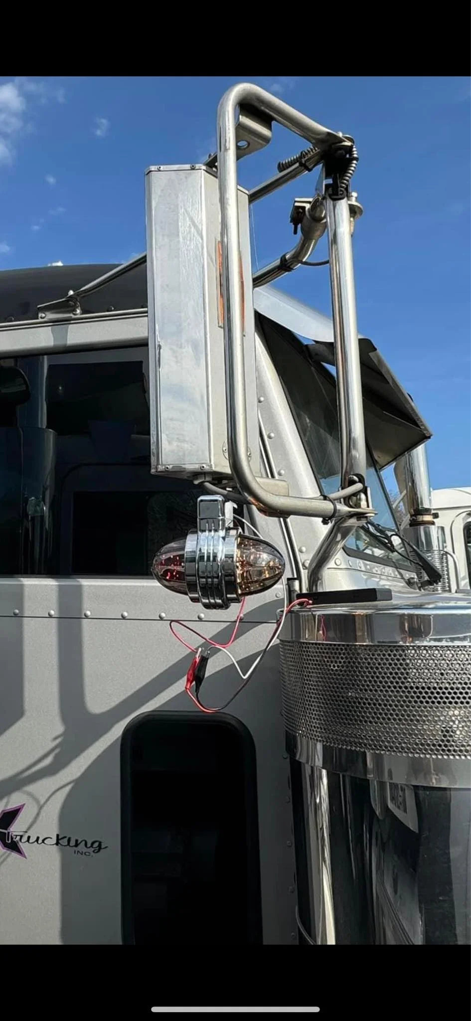 Universal Watermelon Light Bracket (Lights Not Included)
